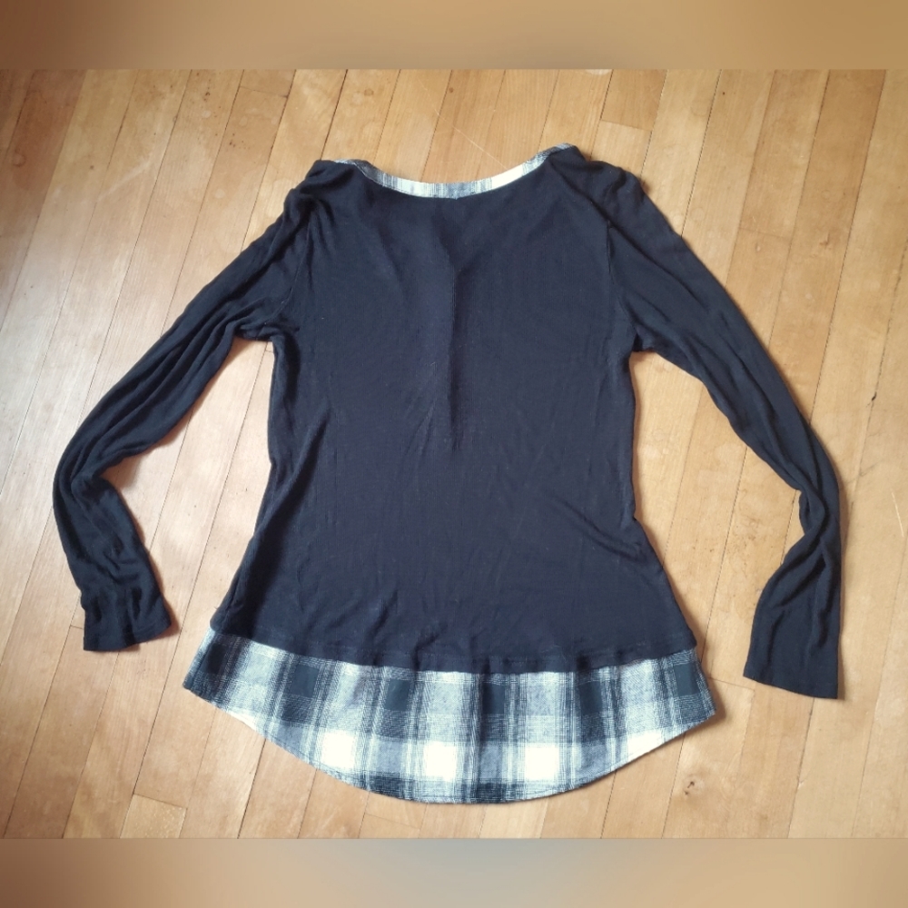 Venus Ribbed Henley Top - Picture 2 of 6